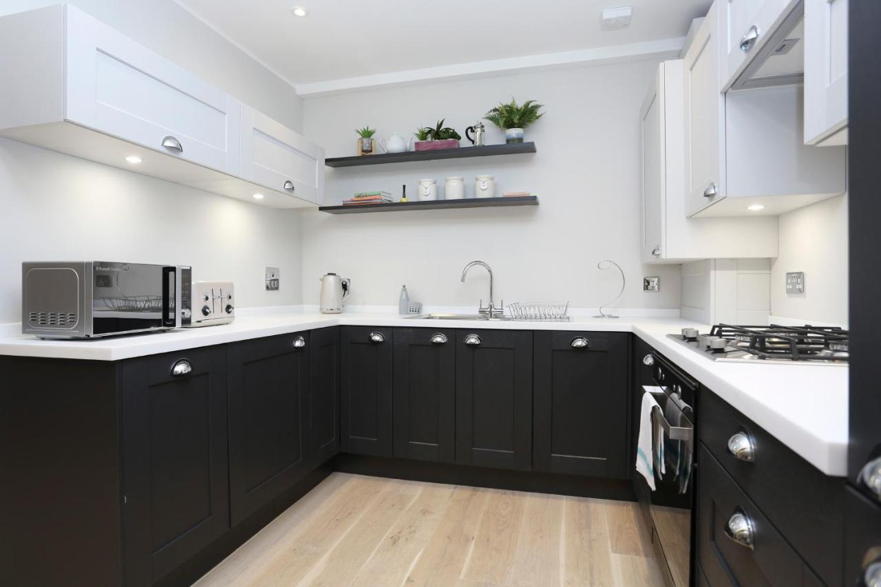 Joivy Refurbished Home On The Royal Mile Edinburgh Exterior photo